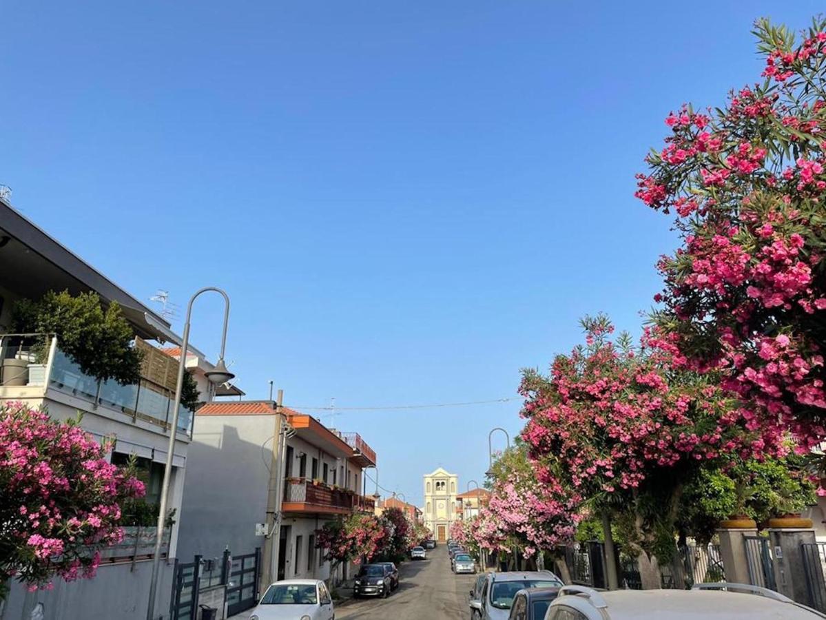 Tuttifrutti Holiday Acireale Exterior foto